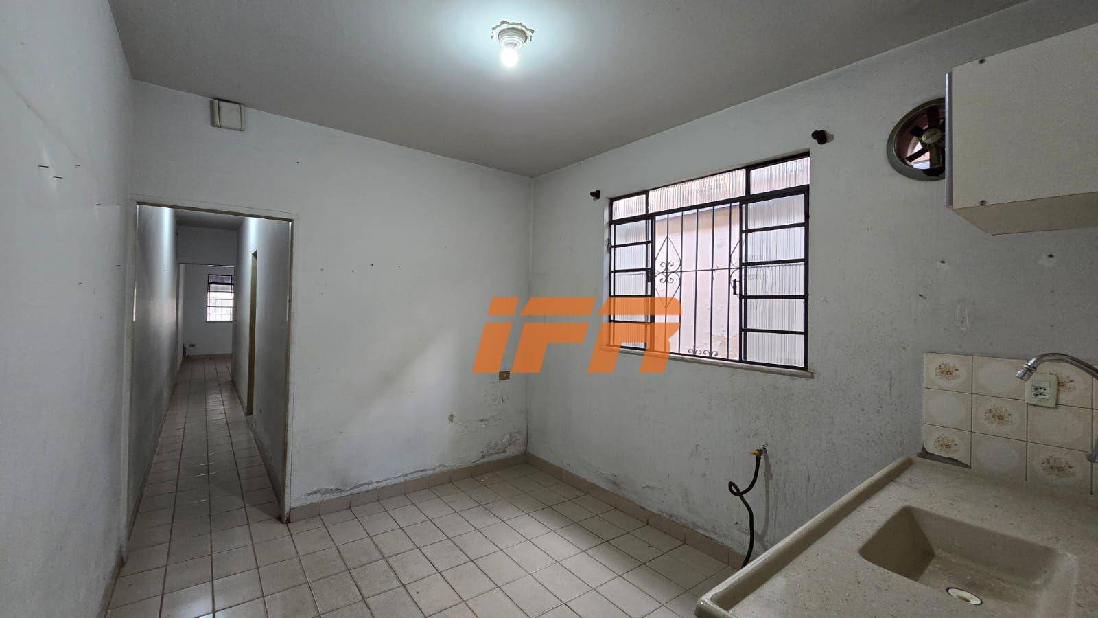 Casa para alugar com 4 quartos, 146m² - Foto 13