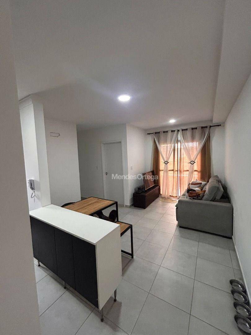 Apartamento à venda com 2 quartos, 61m² - Foto 2