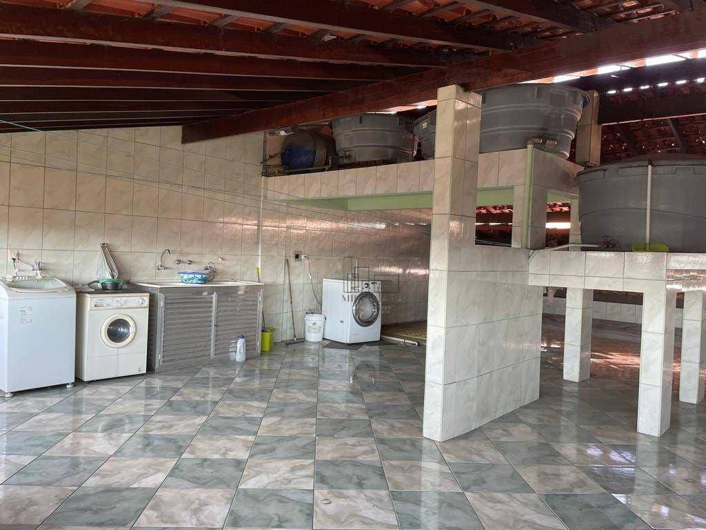Casa à venda com 6 quartos, 602m² - Foto 3