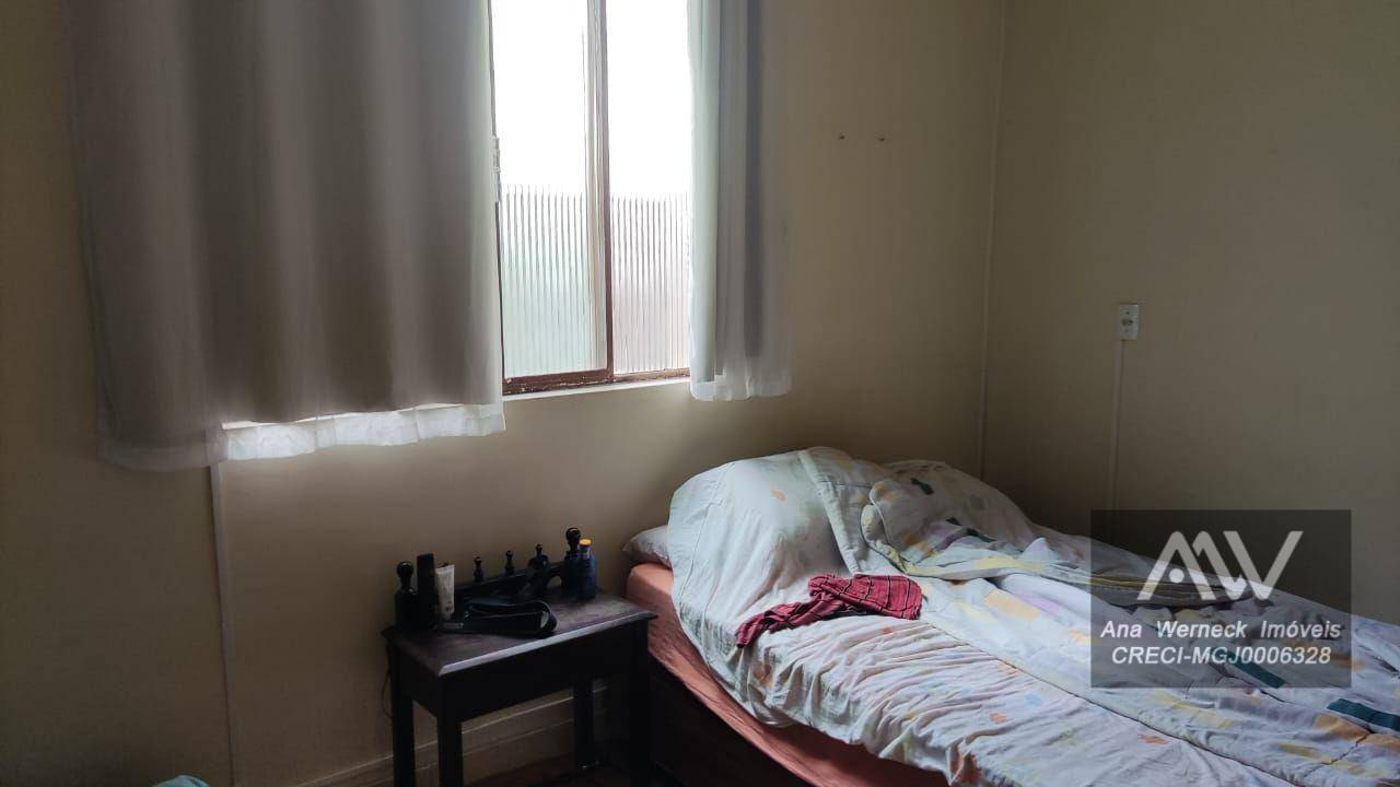 Casa à venda com 5 quartos, 170m² - Foto 12