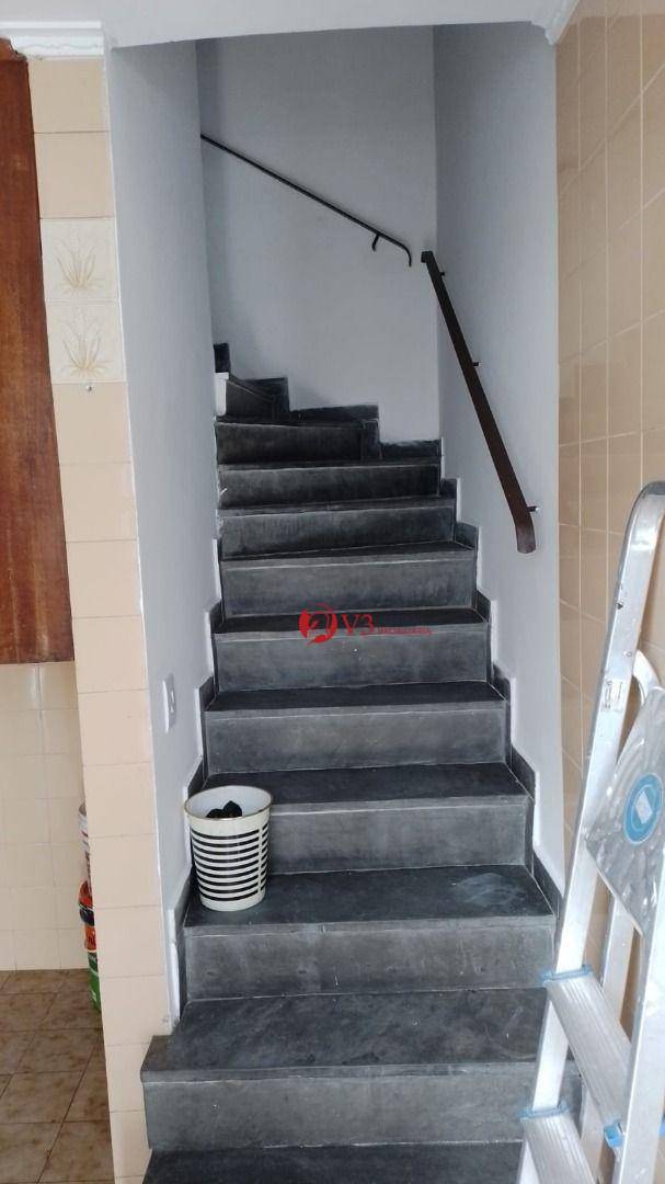 Sobrado para alugar com 3 quartos, 240m² - Foto 13