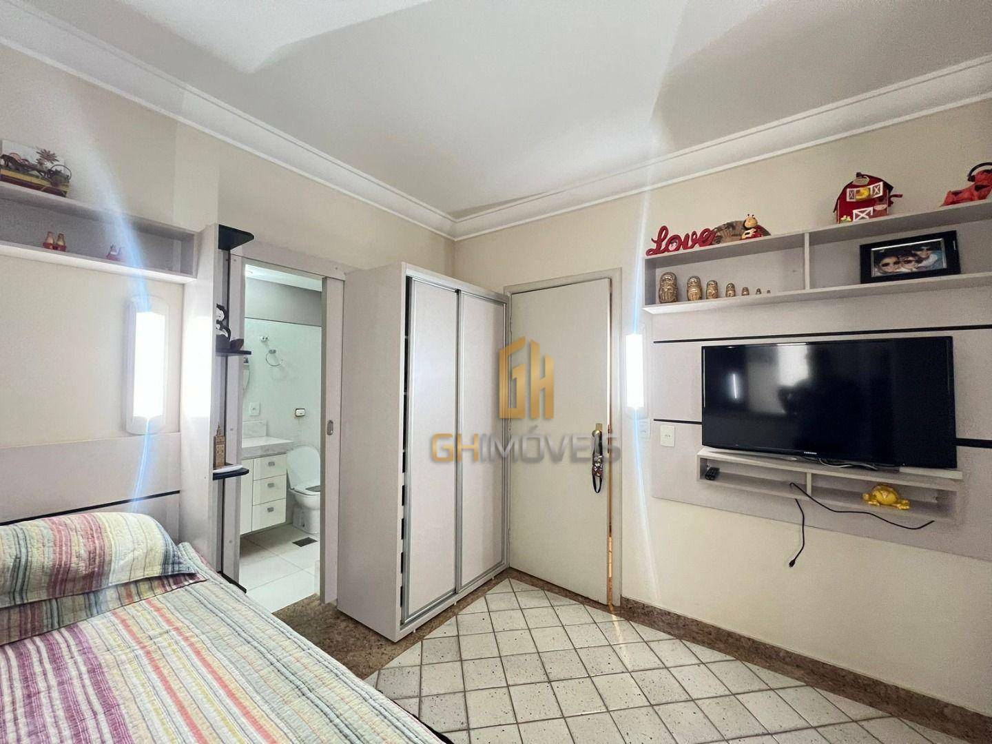 Apartamento à venda com 4 quartos, 218m² - Foto 16