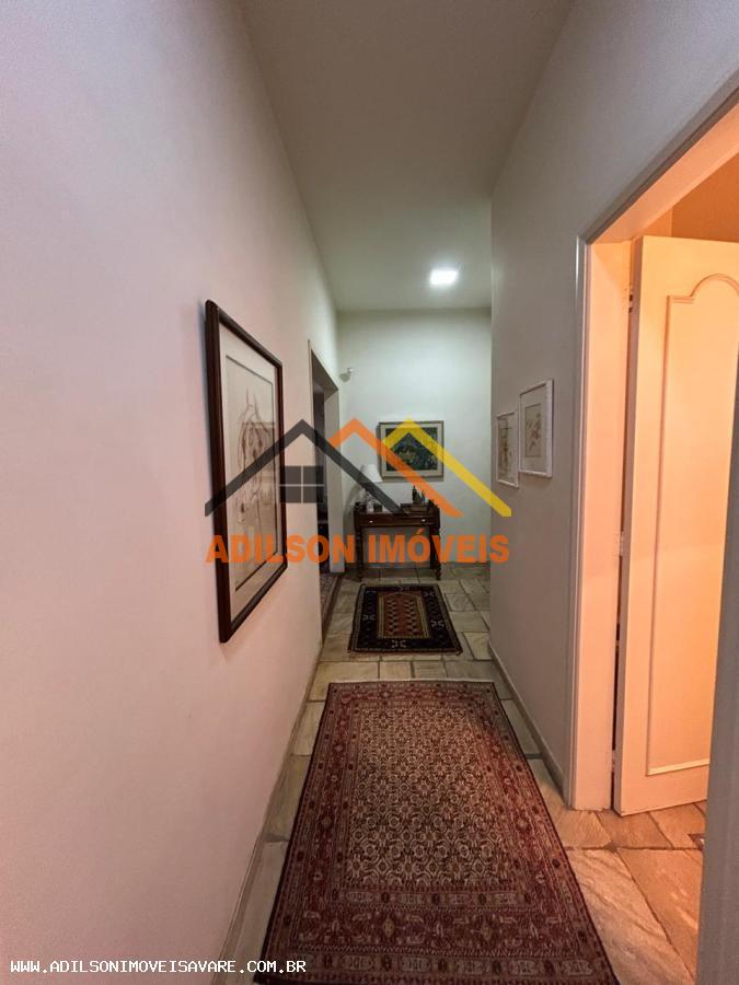 Casa à venda com 3 quartos, 332m² - Foto 11