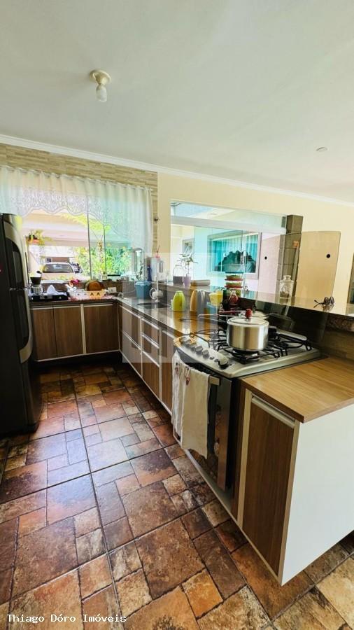 Casa à venda com 3 quartos, 250m² - Foto 27