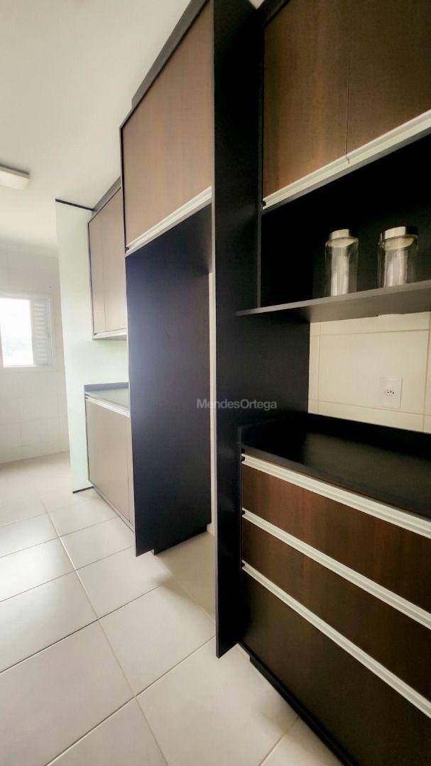 Apartamento à venda com 2 quartos, 70m² - Foto 10