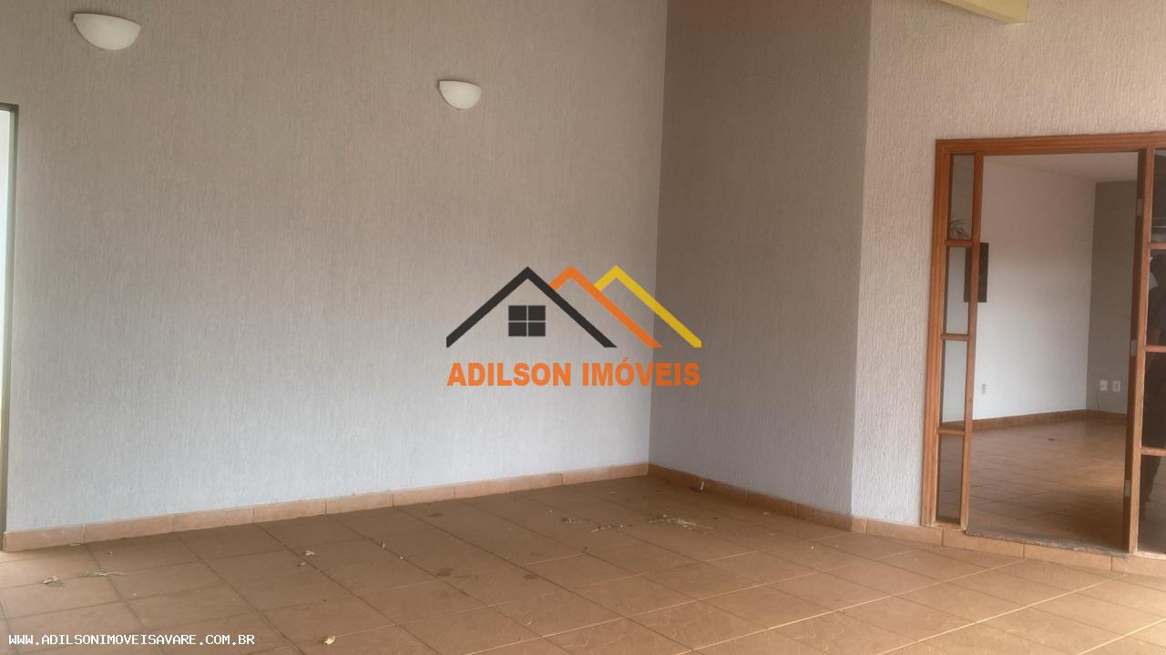 Casa à venda com 3 quartos, 160m² - Foto 2