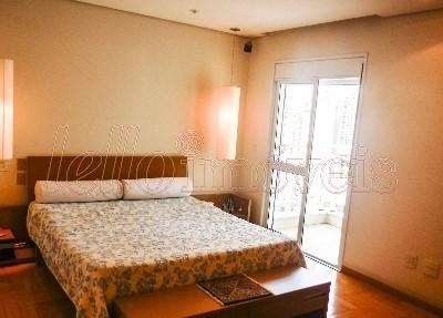 Apartamento para alugar com 4 quartos, 250m² - Foto 15