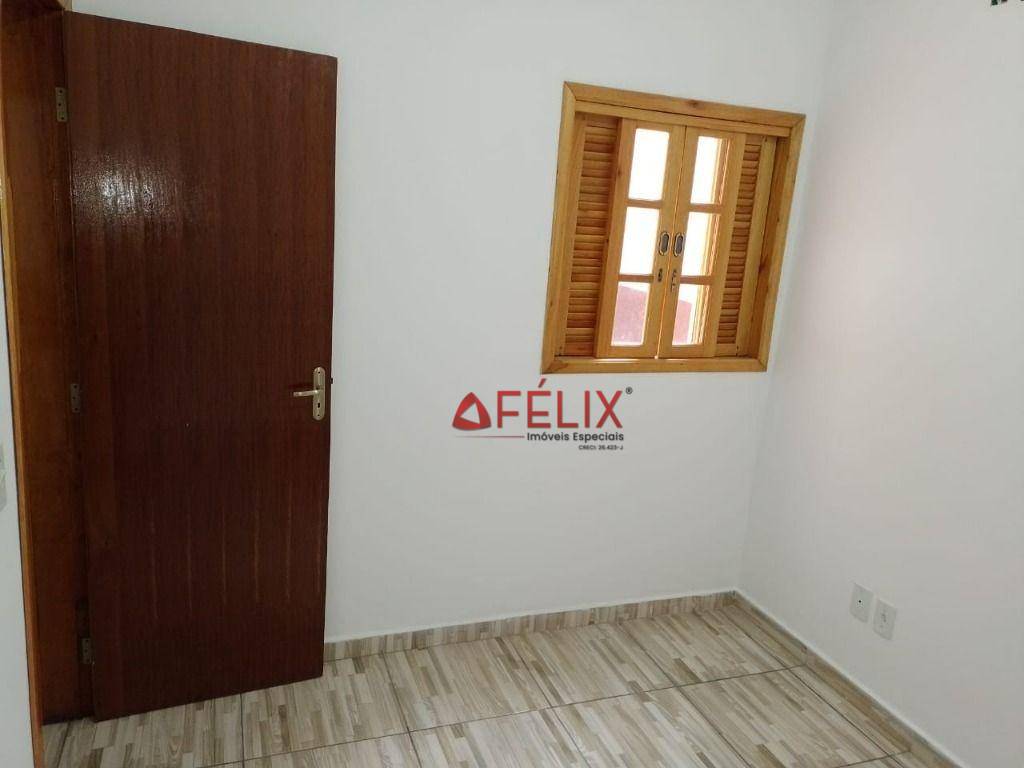 Casa à venda com 3 quartos, 80m² - Foto 4