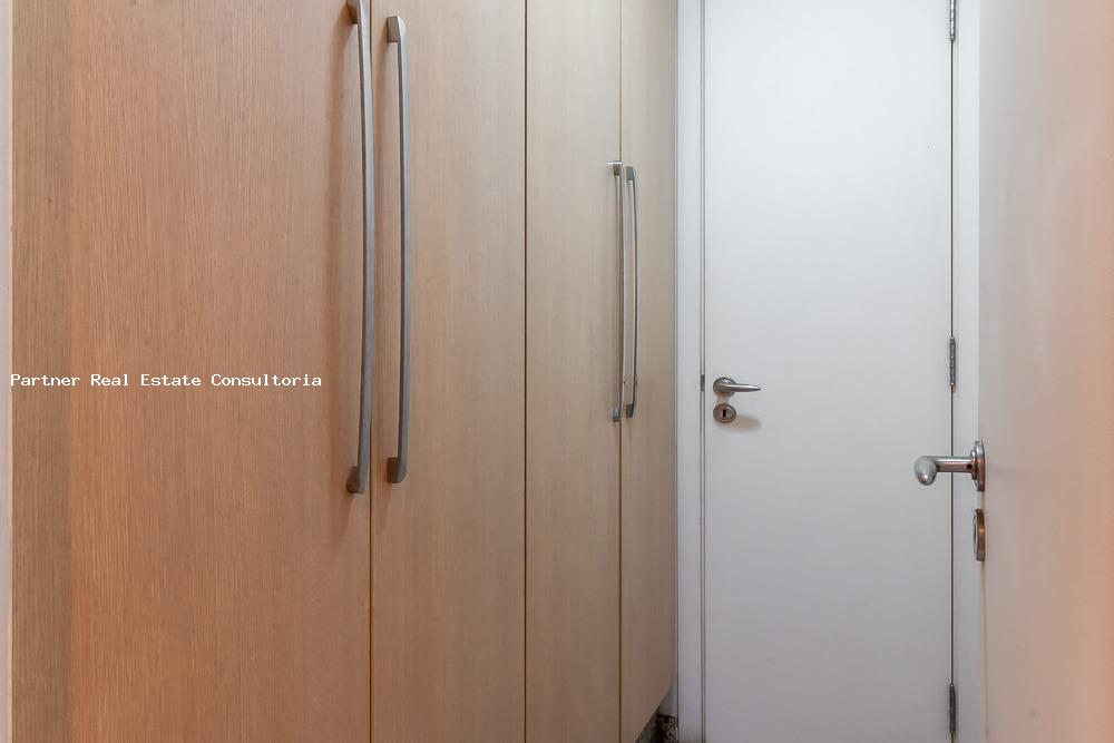 Apartamento à venda com 3 quartos, 240m² - Foto 15