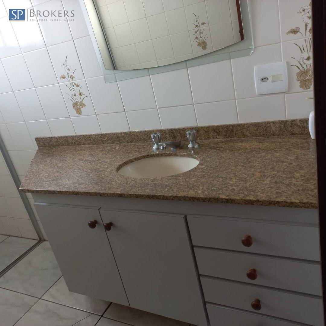 Apartamento para alugar com 3 quartos, 185m² - Foto 41