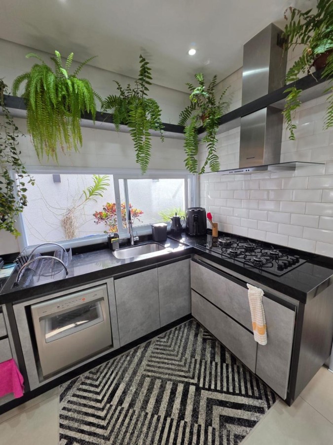 Casa de Condomínio para alugar com 3 quartos, 145m² - Foto 3