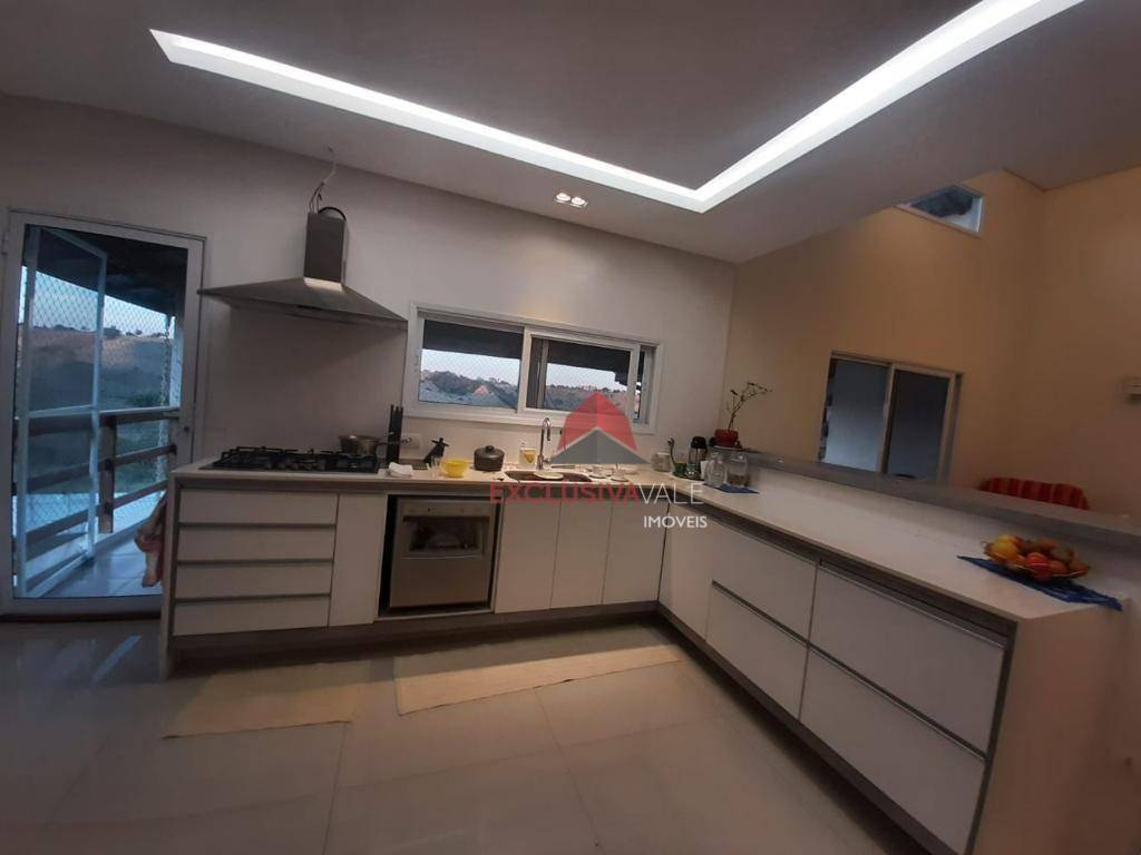 Casa de Condomínio à venda e aluguel com 3 quartos, 270m² - Foto 4