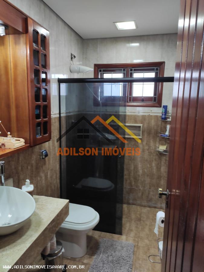 Casa à venda com 3 quartos, 244m² - Foto 15