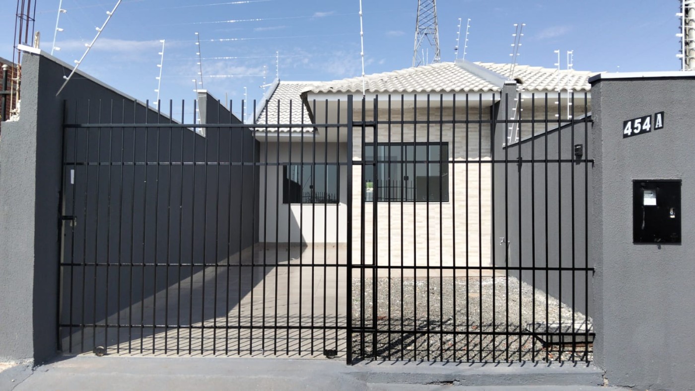 Casa à venda com 3 quartos, 69m² - Foto 1