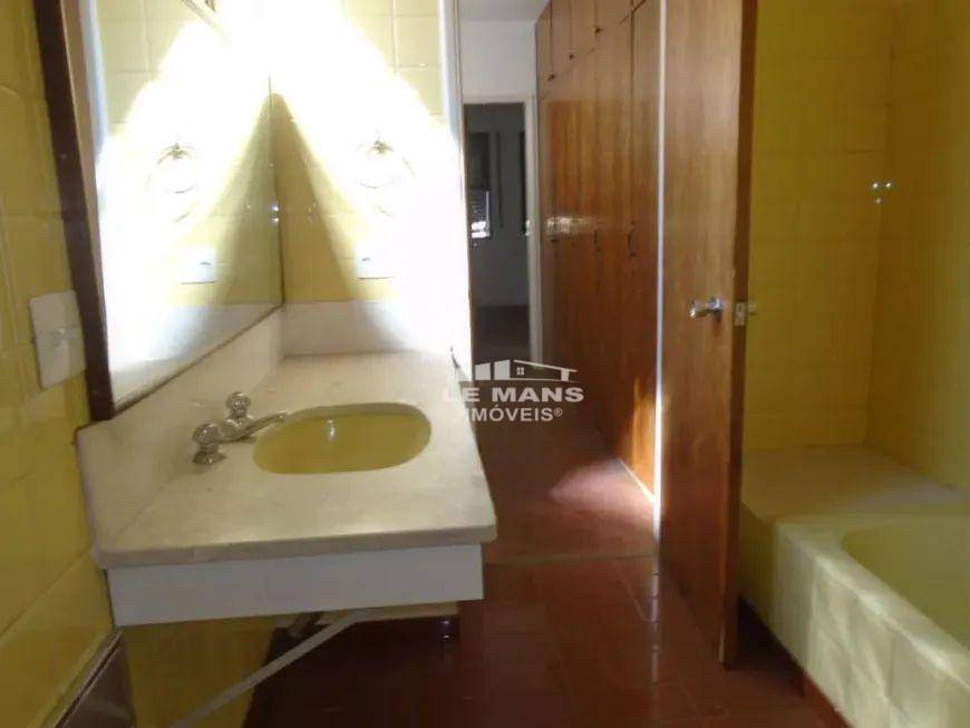 Casa para alugar com 4 quartos, 382m² - Foto 26