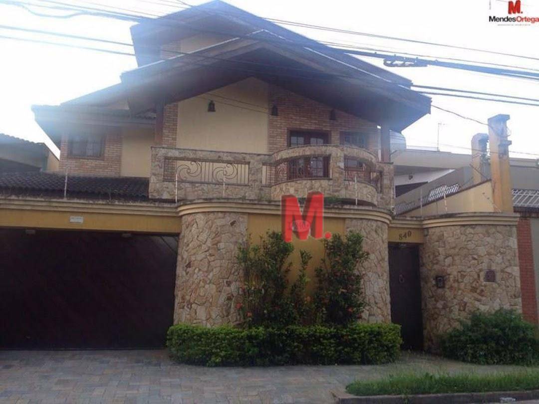 Casa à venda e aluguel com 3 quartos, 460m² - Foto 1