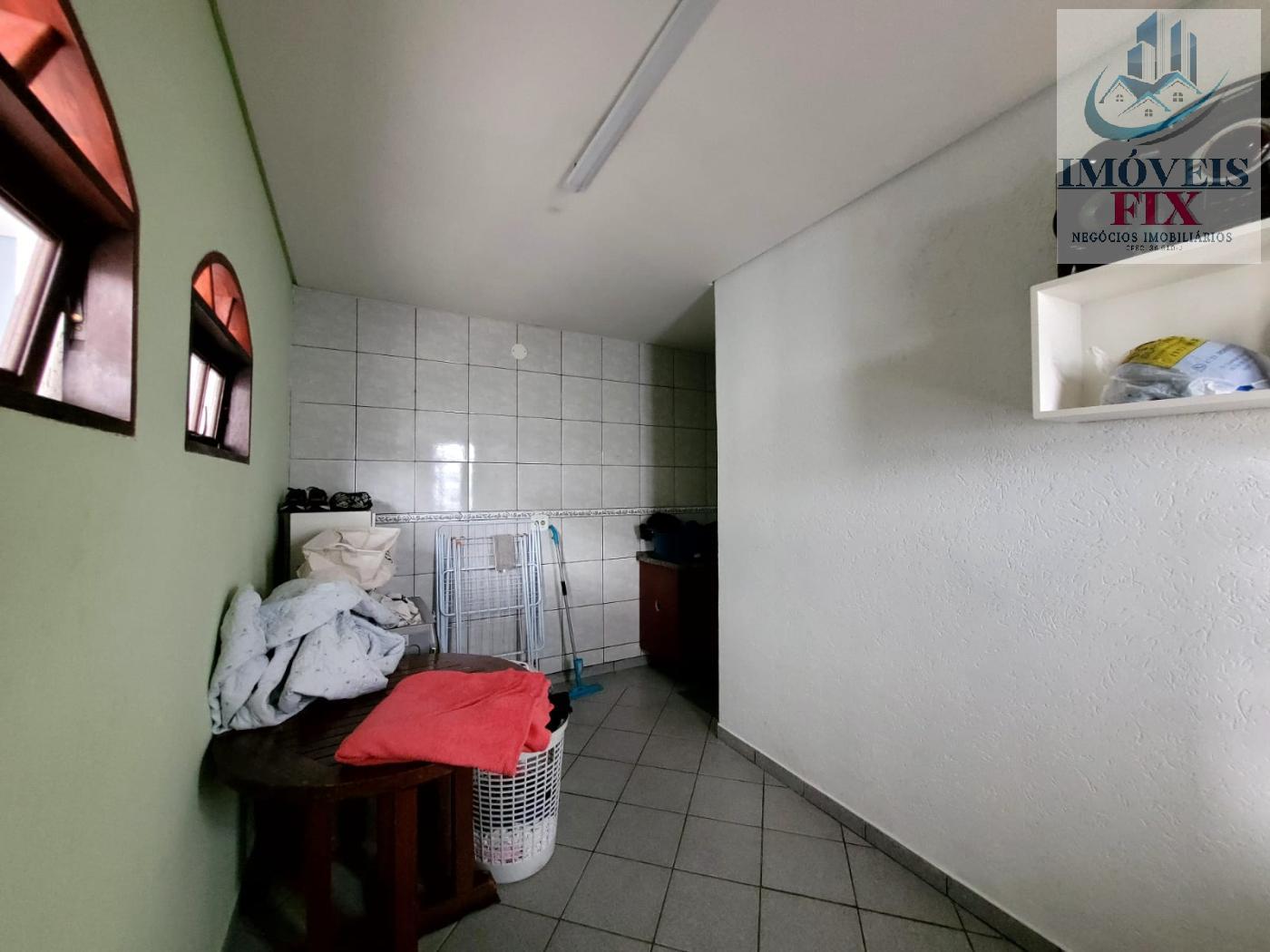 Casa à venda com 5 quartos, 198m² - Foto 20