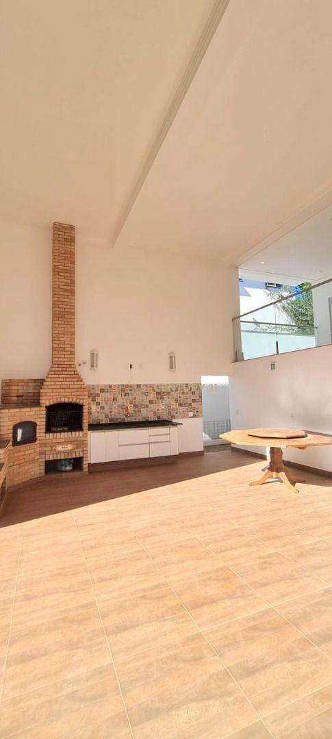 Casa de Condomínio para alugar com 3 quartos, 335m² - Foto 30