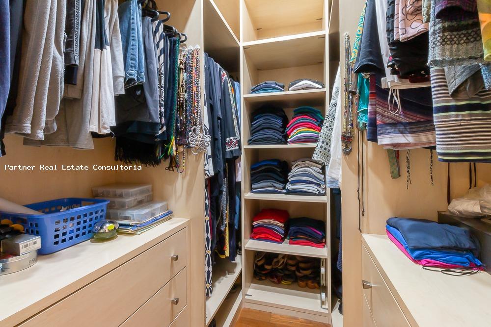 Apartamento à venda com 3 quartos, 240m² - Foto 9