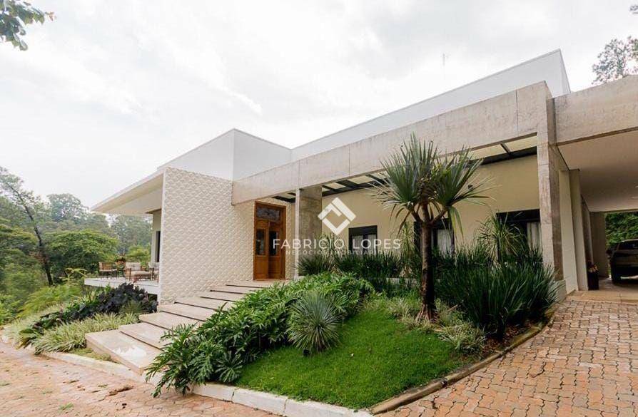 Casa à venda com 4 quartos, 600m² - Foto 3
