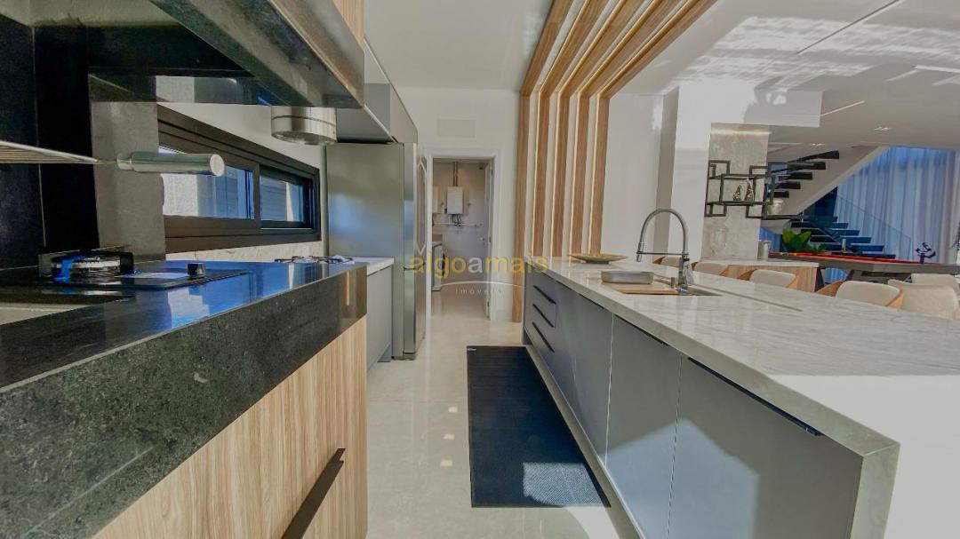Casa de Condomínio à venda com 7 quartos, 570m² - Foto 9