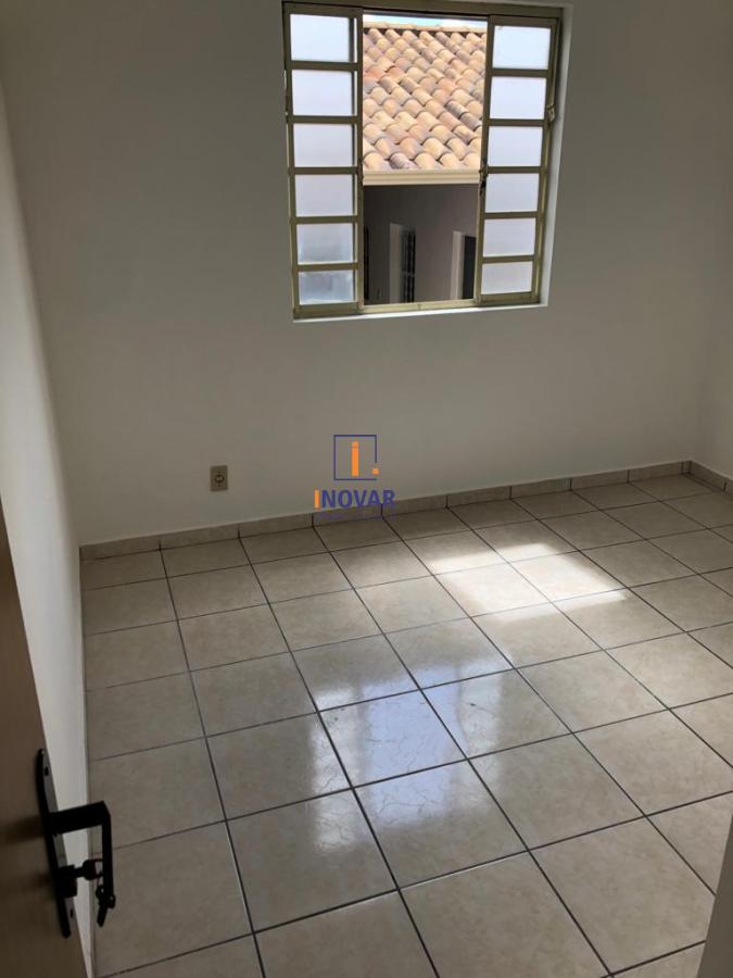 Casa à venda com 2 quartos, 180m² - Foto 17