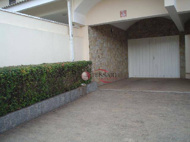 Casa à venda e aluguel com 4 quartos, 340m² - Foto 2