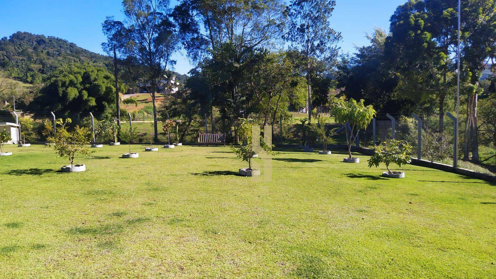 Chácara à venda com 2 quartos, 150m² - Foto 12