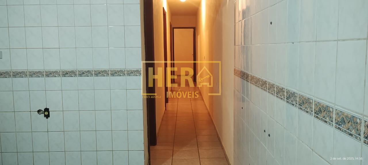 Casa à venda com 4 quartos, 100m² - Foto 3