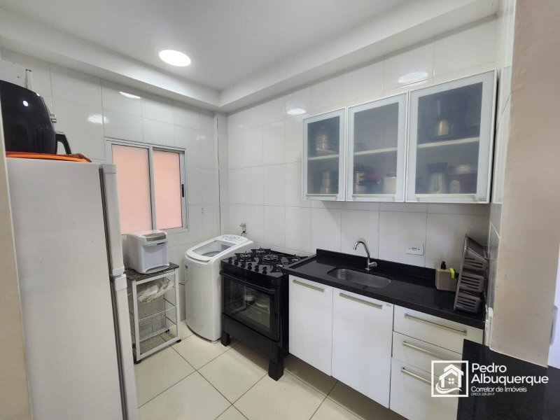 Apartamento à venda com 2 quartos, 60m² - Foto 4
