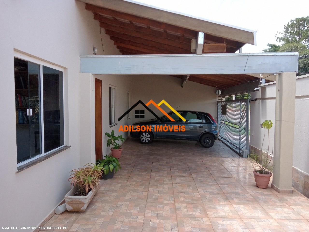 Casa à venda com 5 quartos, 139m² - Foto 2