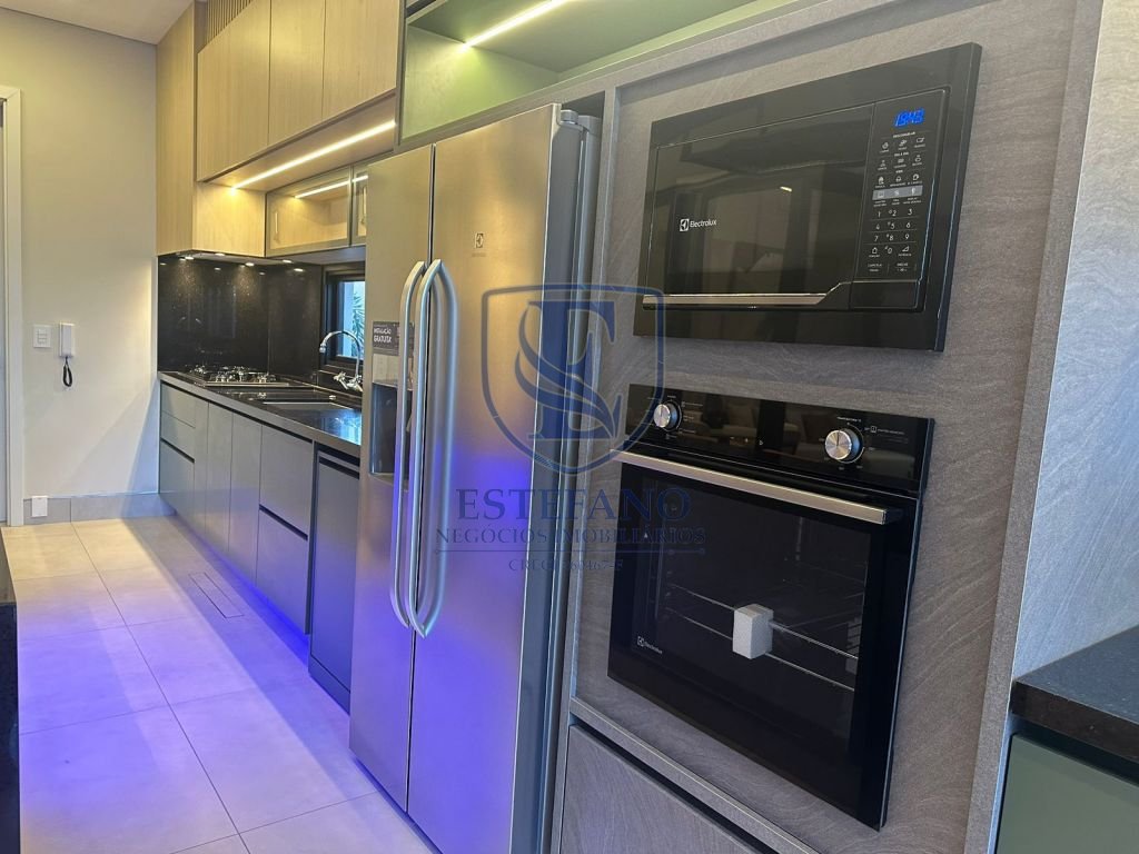 Casa à venda e aluguel com 3 quartos, 450m² - Foto 8
