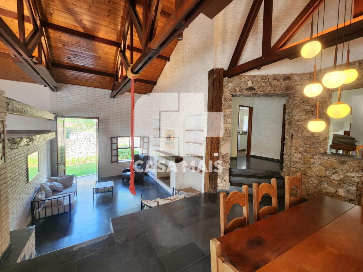Casa de Condomínio à venda com 4 quartos, 390m² - Foto 1