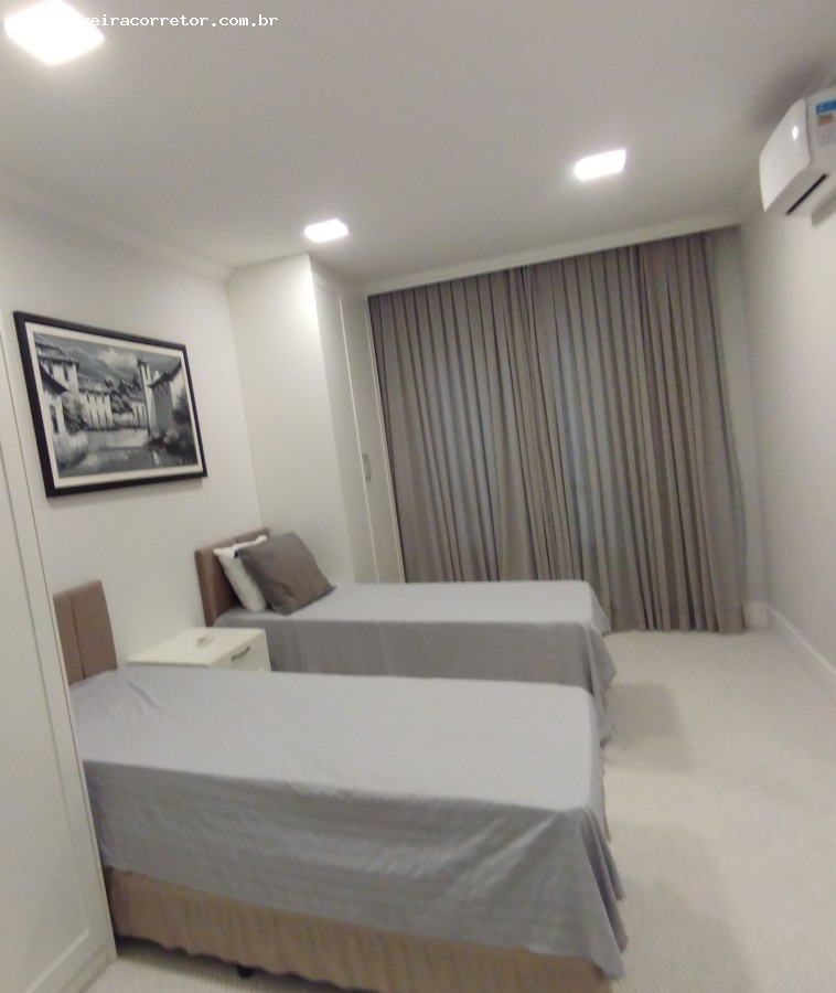 Casa à venda com 4 quartos, 337m² - Foto 20