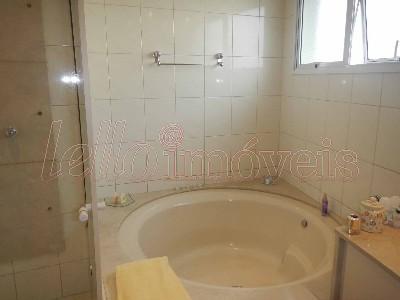Apartamento para alugar com 4 quartos, 250m² - Foto 14