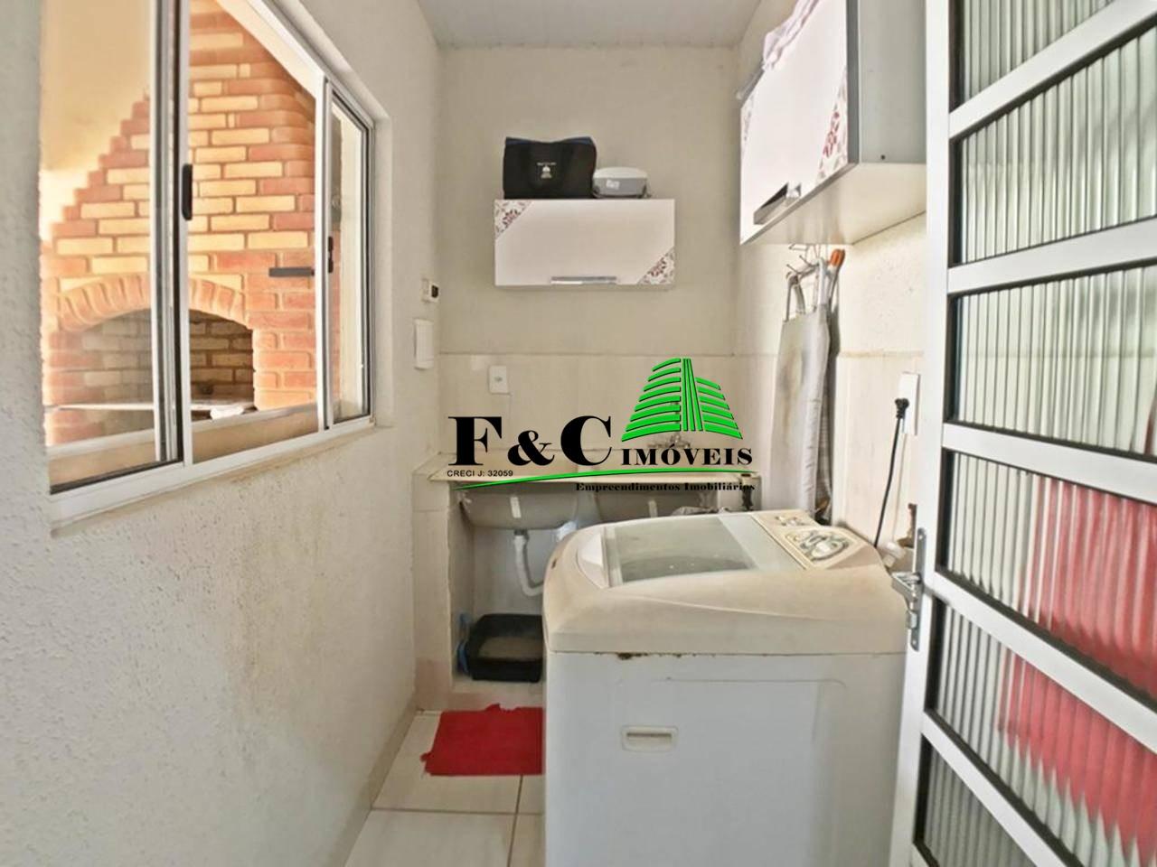 Casa à venda com 3 quartos, 200m² - Foto 12