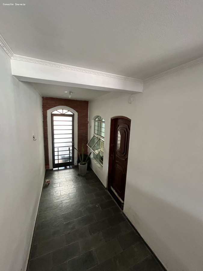 Casa à venda com 2 quartos, 70m² - Foto 3