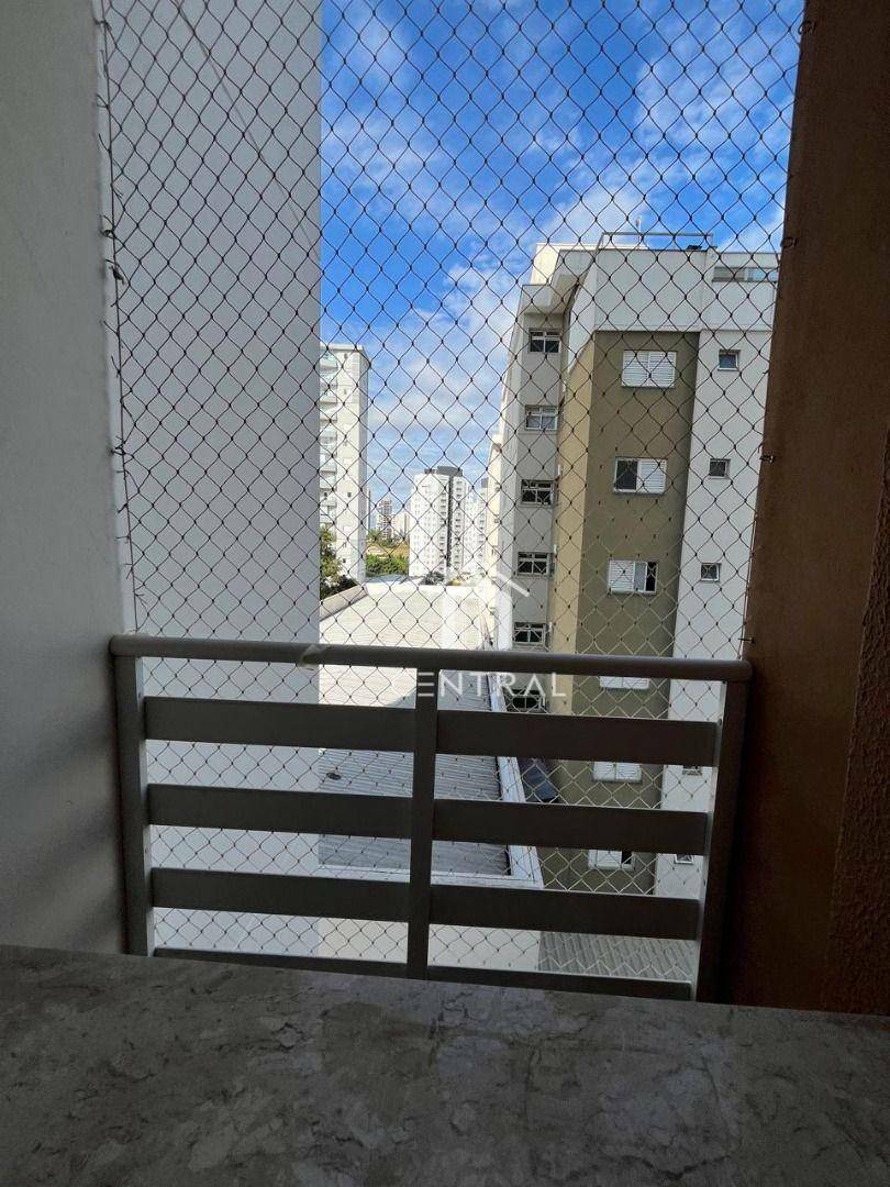 Apartamento para alugar com 3 quartos, 83m² - Foto 13