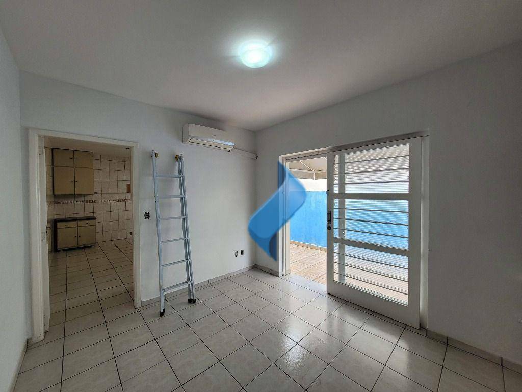 Casa para alugar com 2 quartos, 110m² - Foto 28