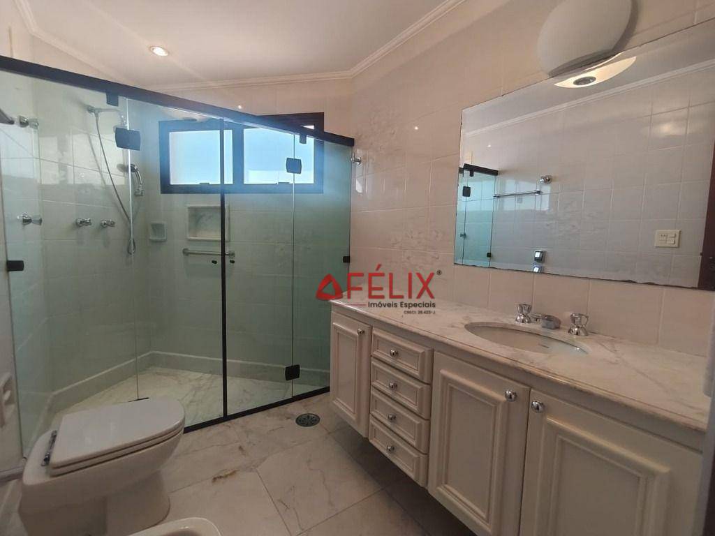 Apartamento para alugar com 4 quartos, 256m² - Foto 16