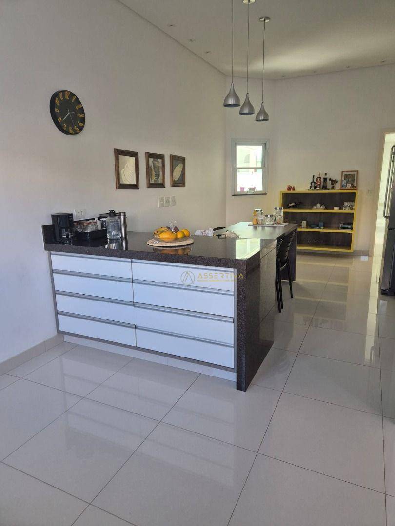 Casa de Condomínio à venda com 4 quartos, 580m² - Foto 4