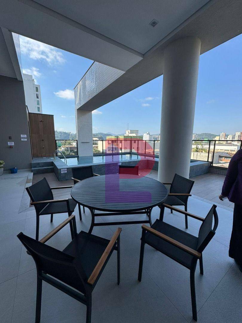 Apartamento à venda com 2 quartos, 75m² - Foto 2