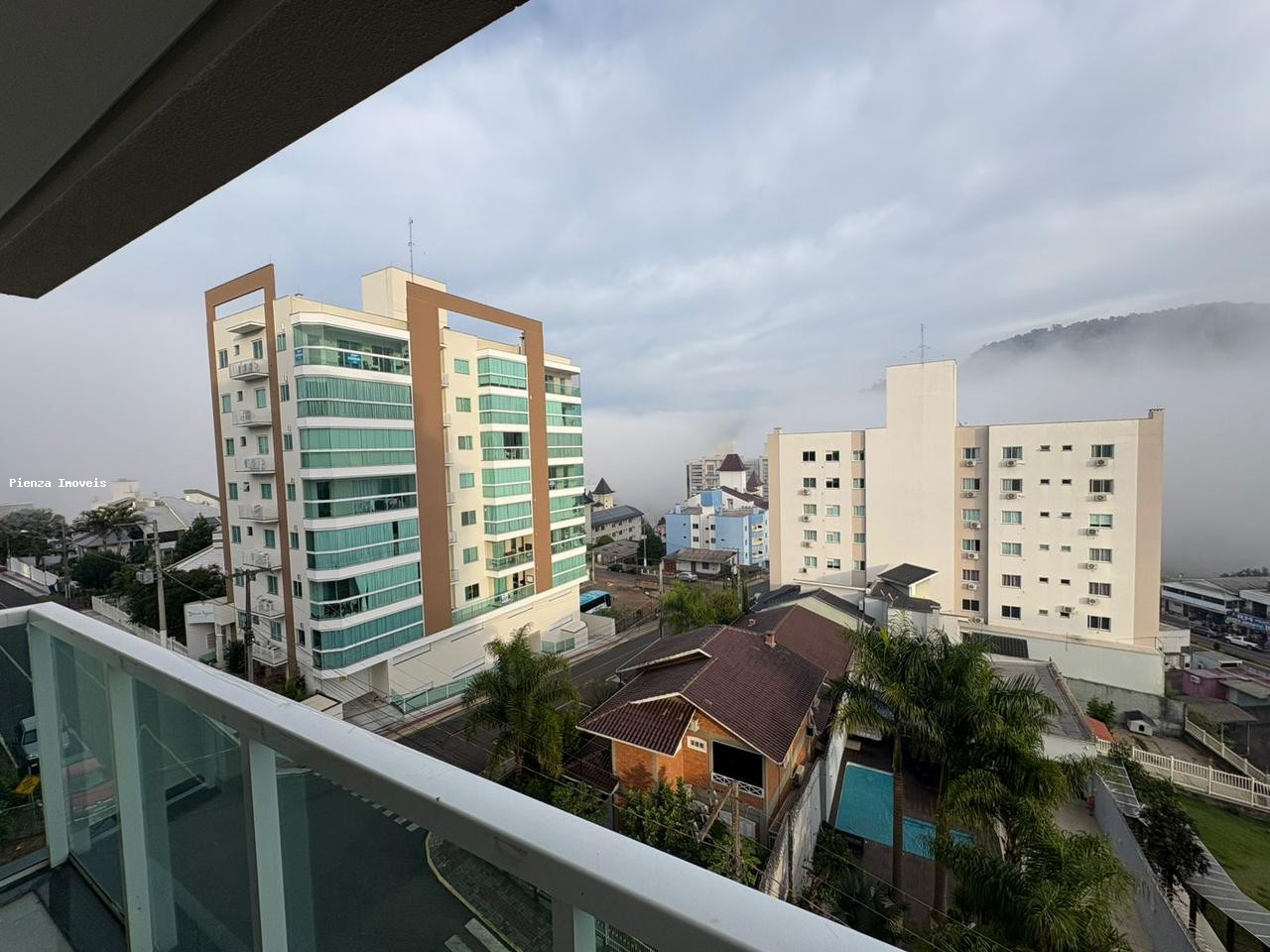 Apartamento à venda com 2 quartos, 85m² - Foto 2