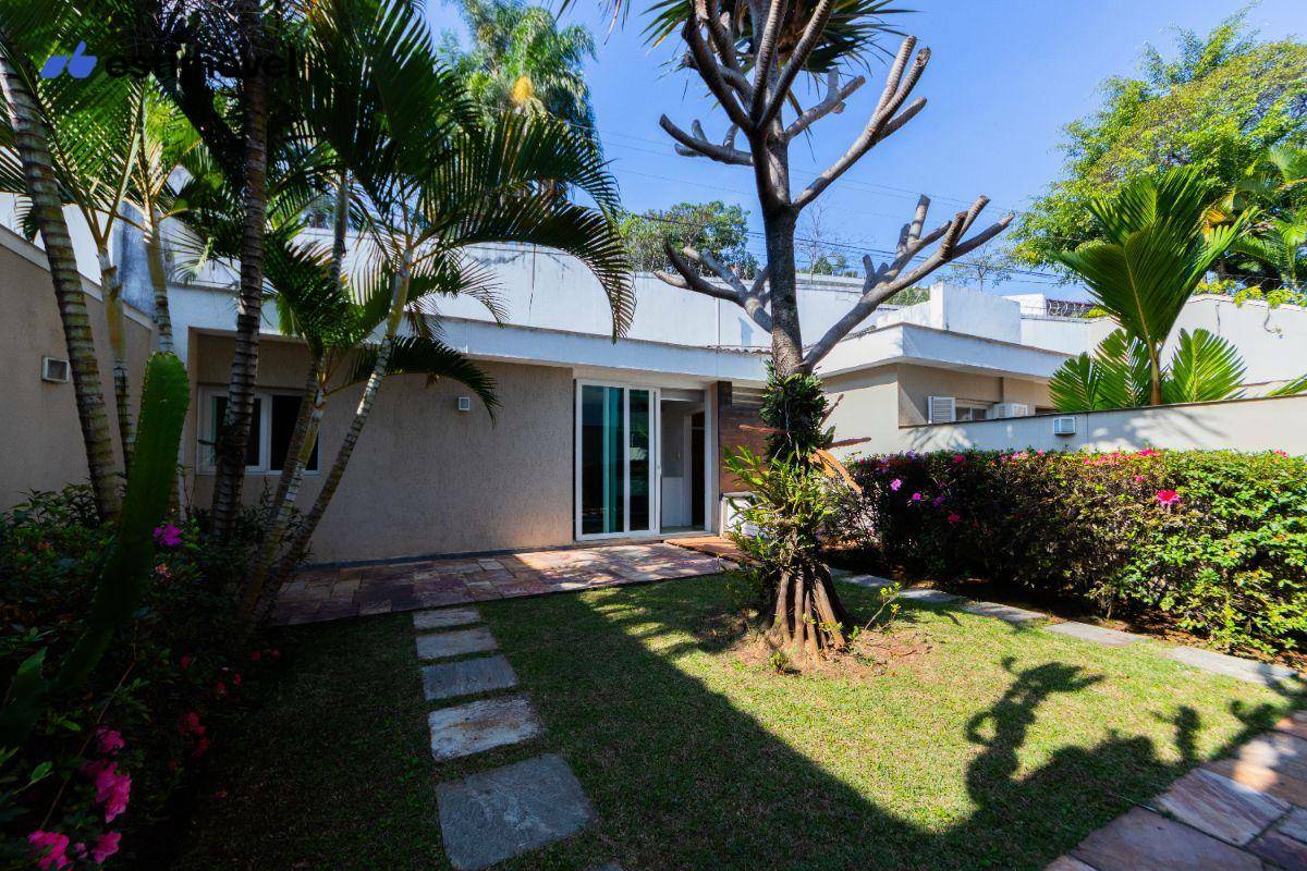 Casa à venda com 3 quartos, 384m² - Foto 1