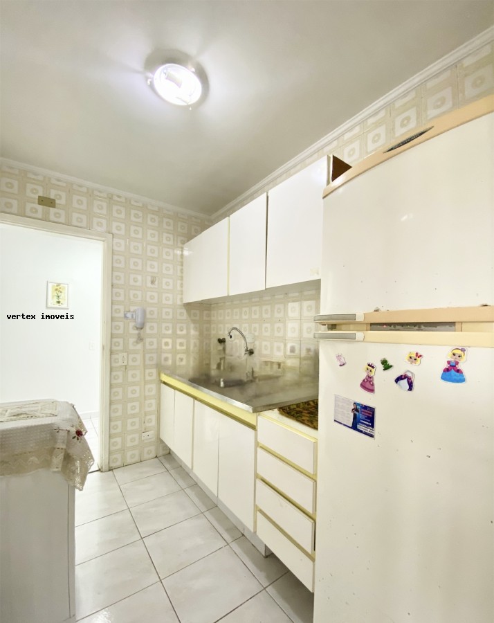 Apartamento à venda com 2 quartos, 70m² - Foto 14