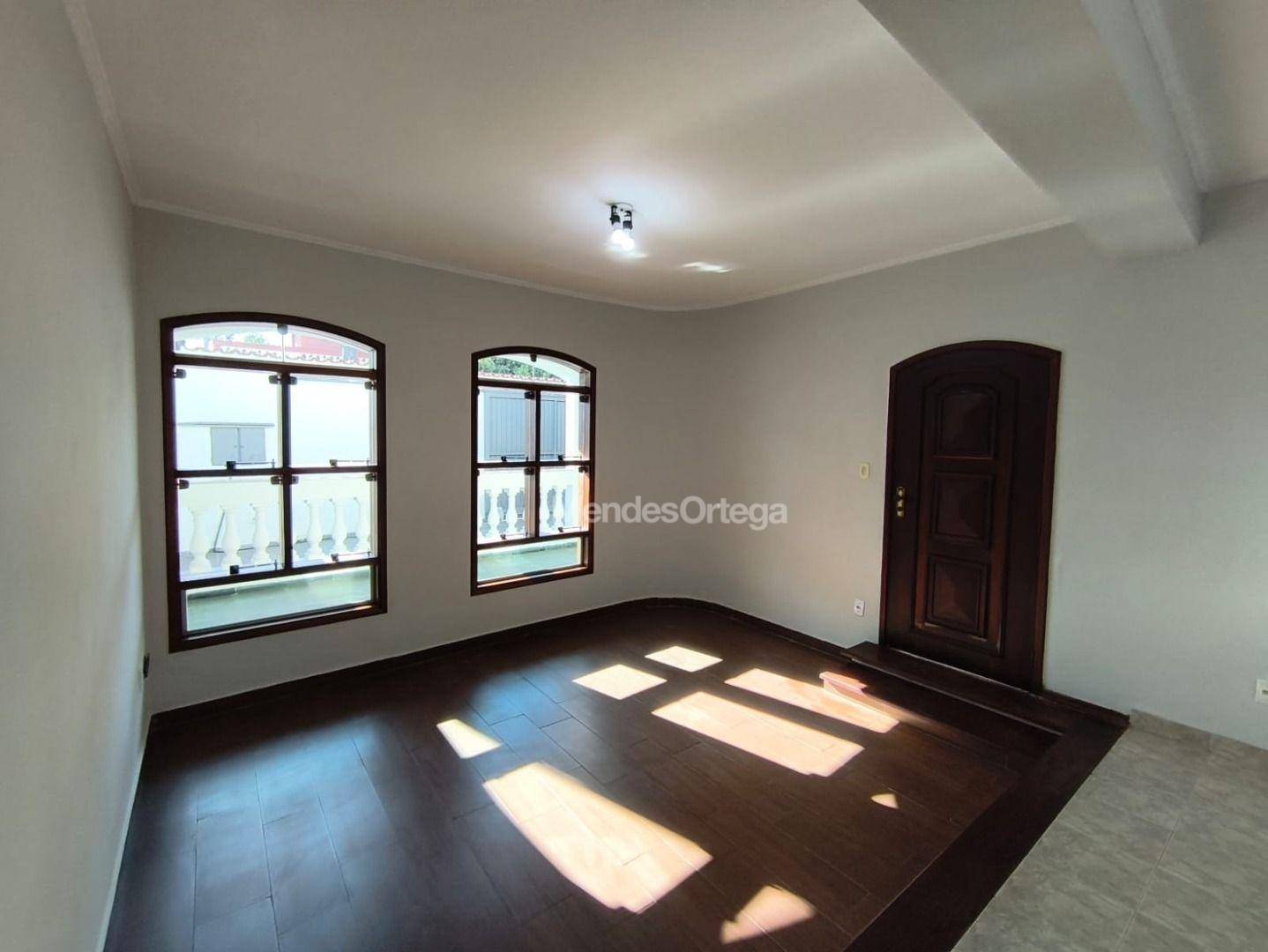 Casa para alugar com 3 quartos, 180m² - Foto 10