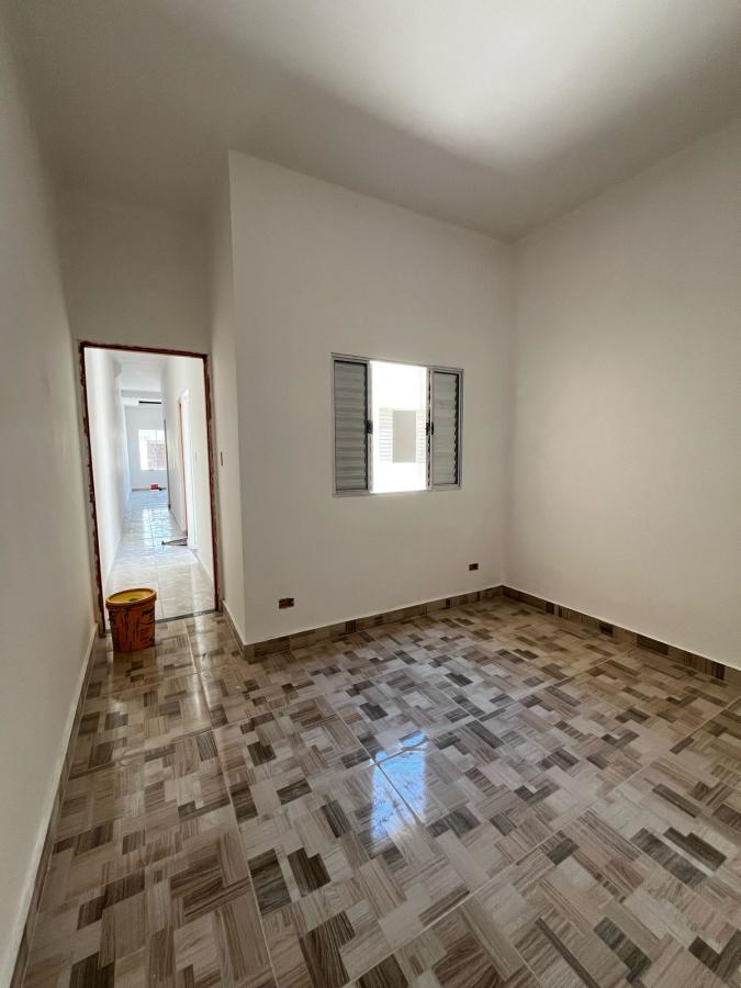 Casa à venda com 2 quartos, 60m² - Foto 3