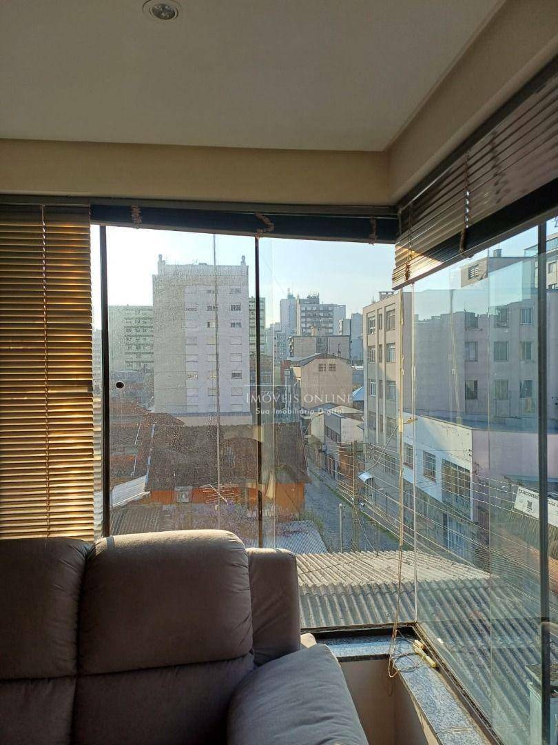 Apartamento à venda com 3 quartos, 157m² - Foto 4