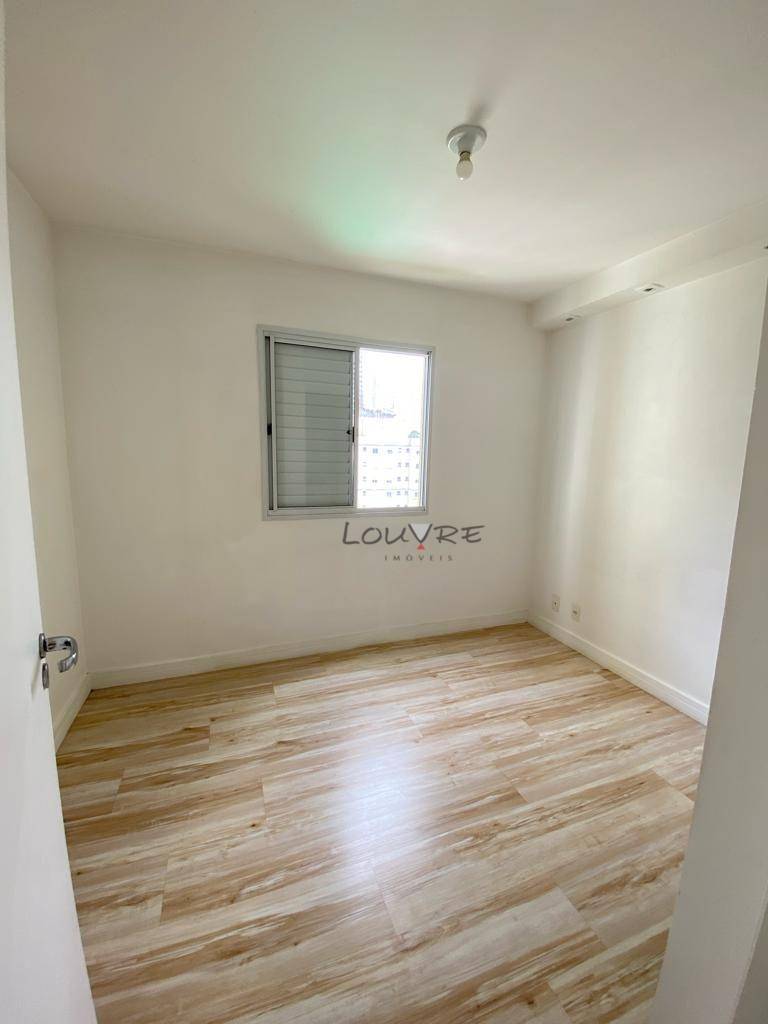 Apartamento para alugar com 2 quartos, 68m² - Foto 12
