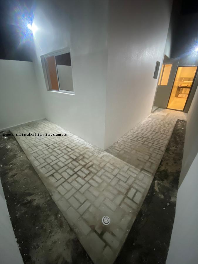 Casa à venda com 2 quartos, 56m² - Foto 4